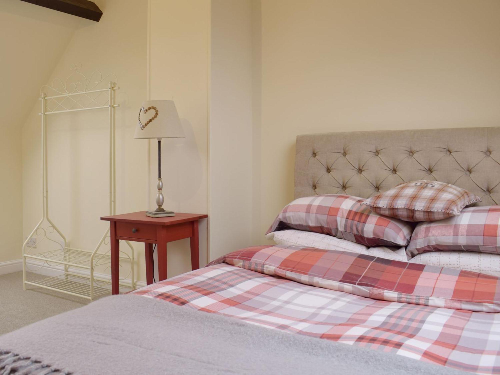 The Boyne Arms Cottage Burwarton Экстерьер фото